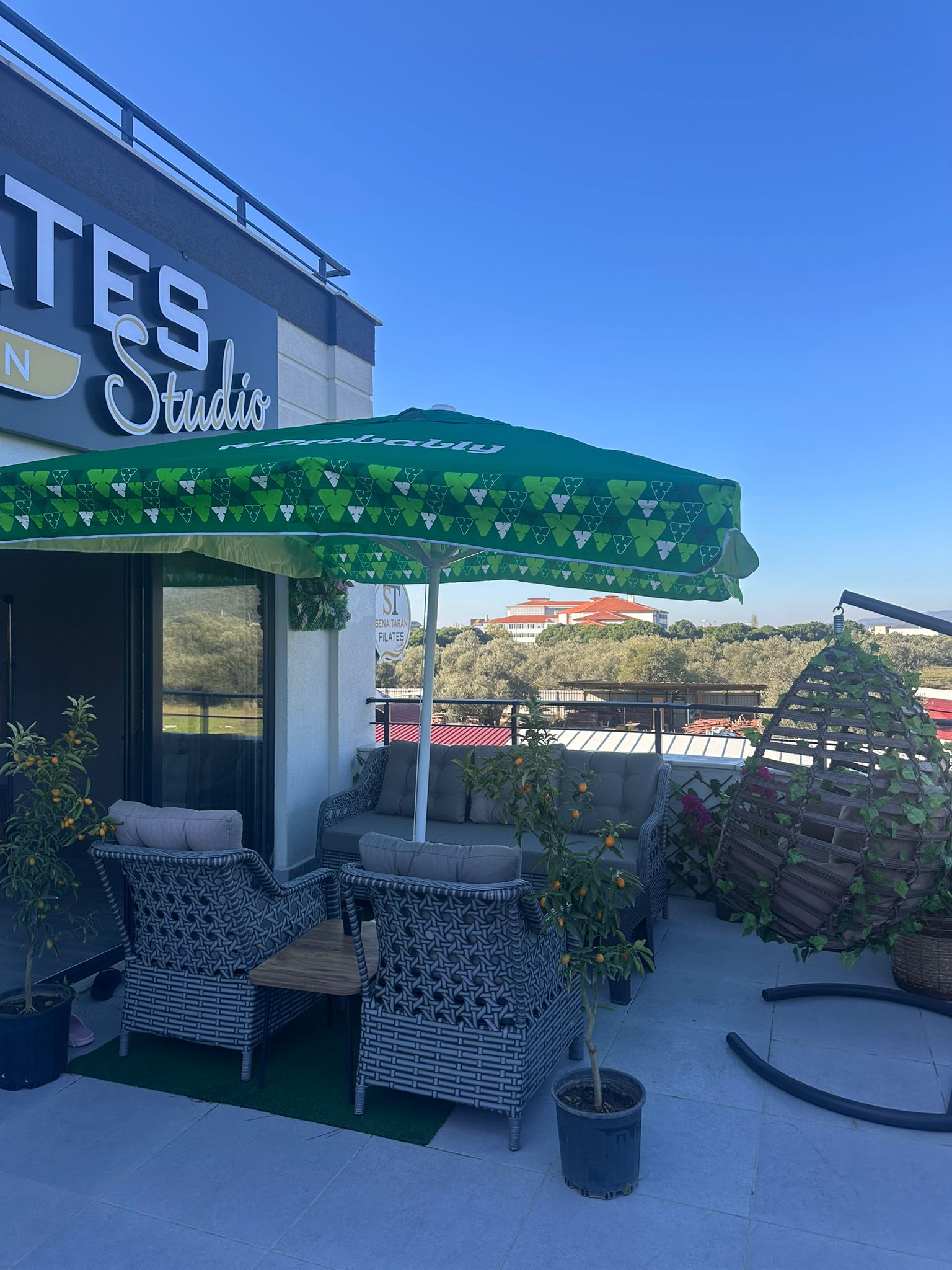 ST Pilates teras girişi